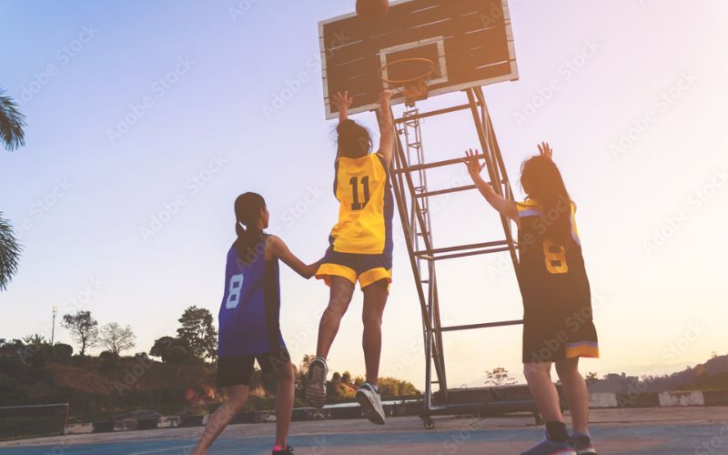 Defend a Netball